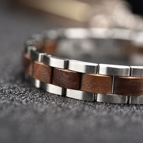 stylish-wood-bracelet